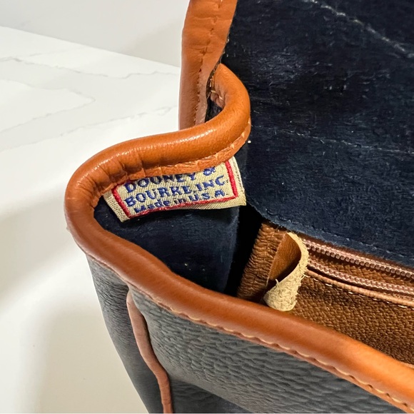 Vintage Dooney & Bourke Leather Crossbody Bag Navy Brown Pebbled Strap - Picture 10 of 13
